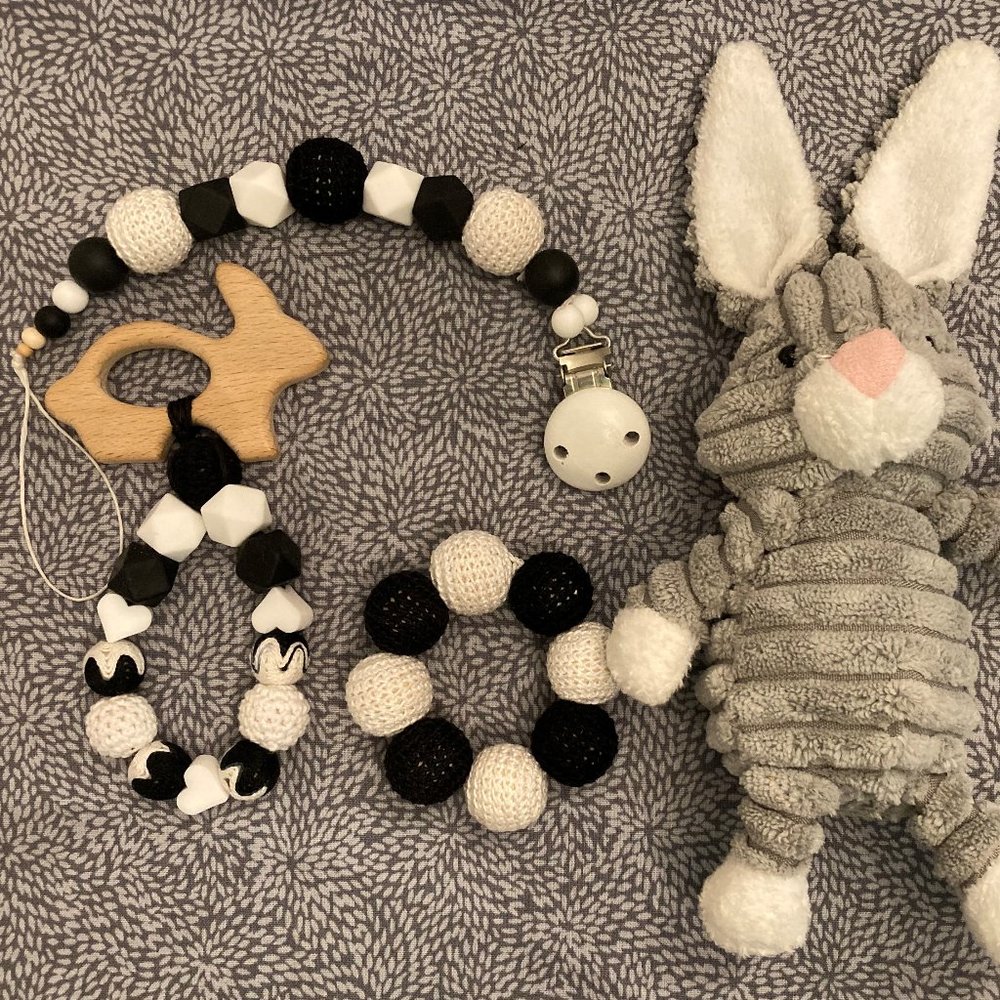 Silicone/Wood pacifier/dummy/leash/chain teether!